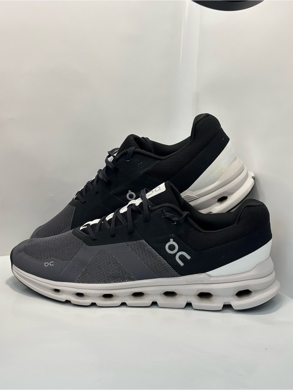 On Cloudrunner Men's Size 10.5 Black/Grey Eclipse Frost Running Shoes